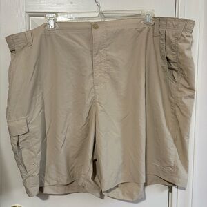 Columbia Men's Light Tan Cargo Shorts 4X 8L